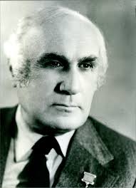 ირაკლი ბესარიონის ძე აბაშიძე (1909-1992); პოეტი, აკადემიკოსი. დაბ. ხონი, იმერეთი.